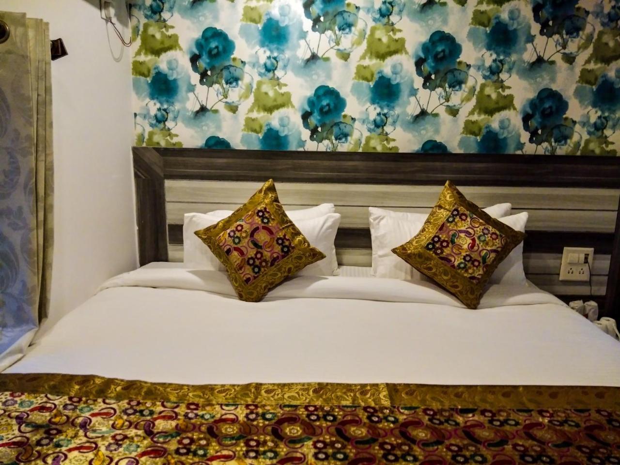 Dwivedi Hotels Hotel Elena Varanasi Eksteriør billede