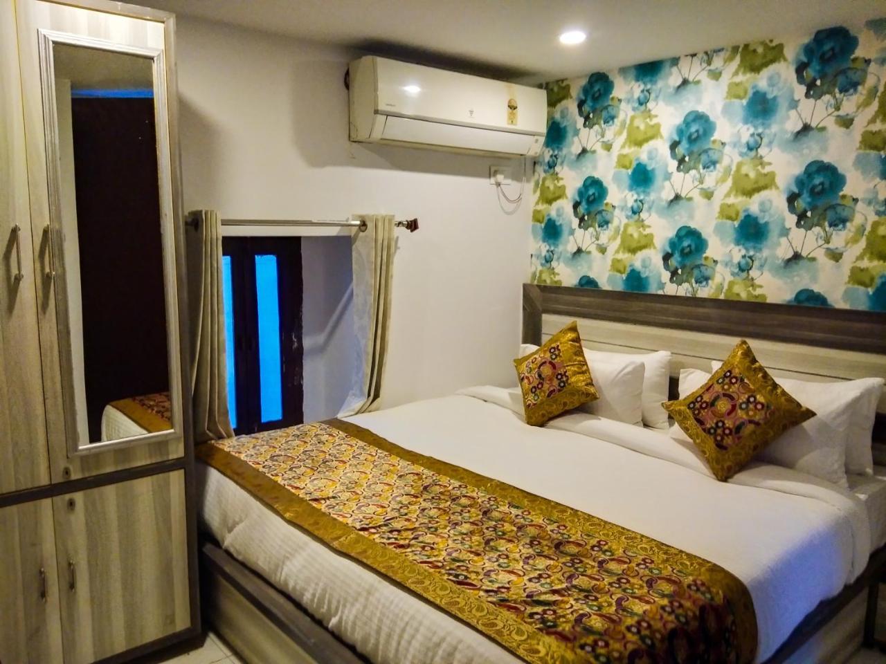 Dwivedi Hotels Hotel Elena Varanasi Eksteriør billede