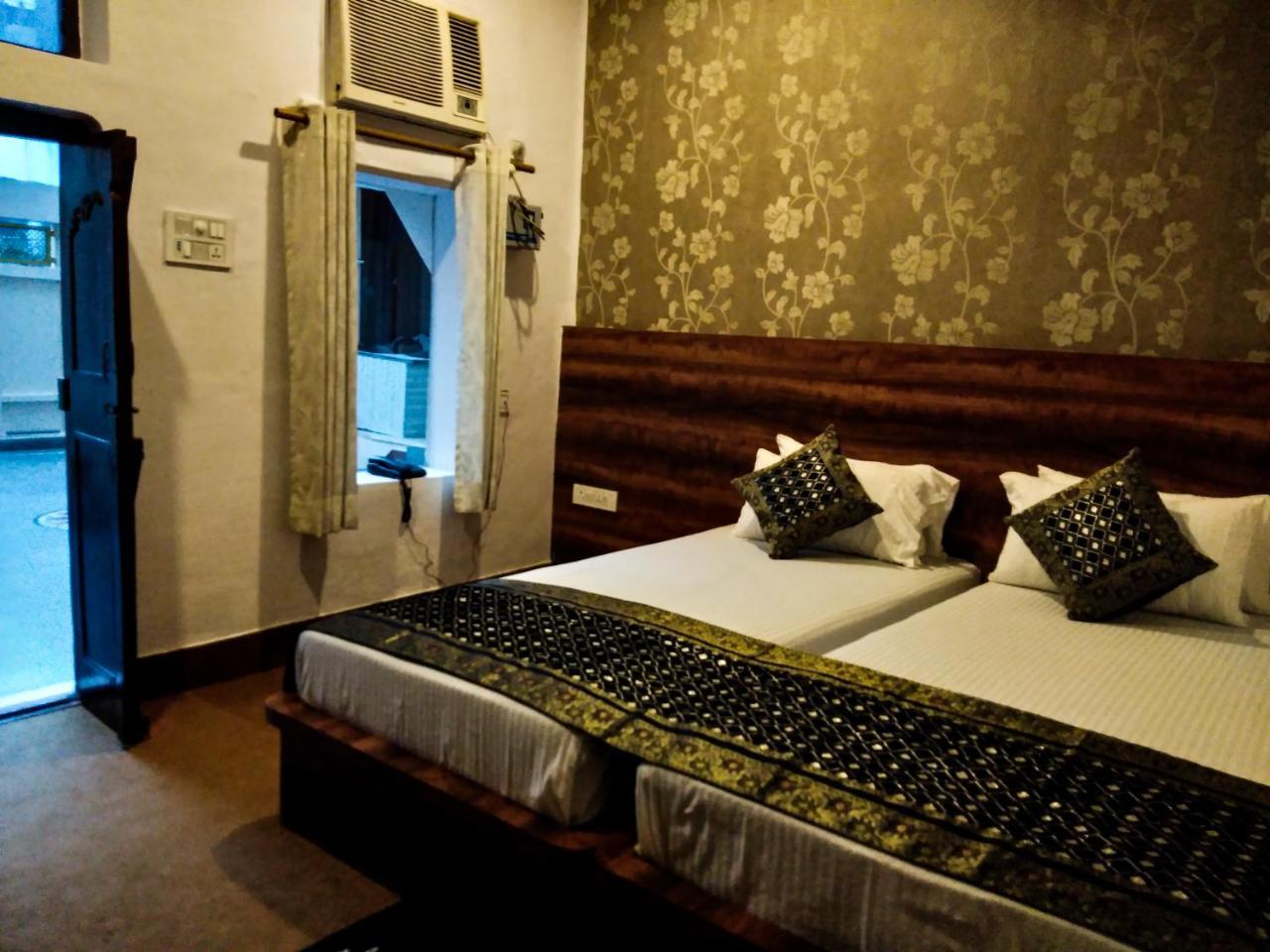 Dwivedi Hotels Hotel Elena Varanasi Eksteriør billede
