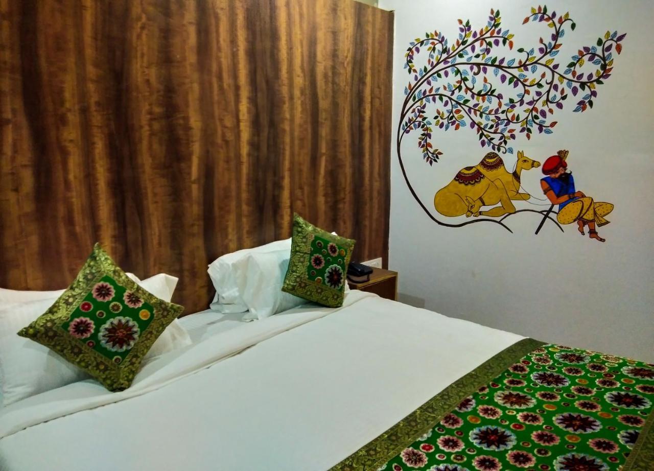 Dwivedi Hotels Hotel Elena Varanasi Eksteriør billede